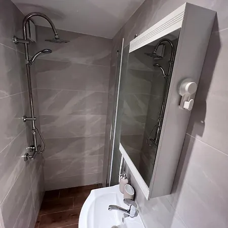 Cozy With Private Entrance In The Center Tallin